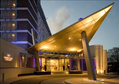 Festive Christmas Parties 2025 at Crowne Plaza London - Gatwick Airport